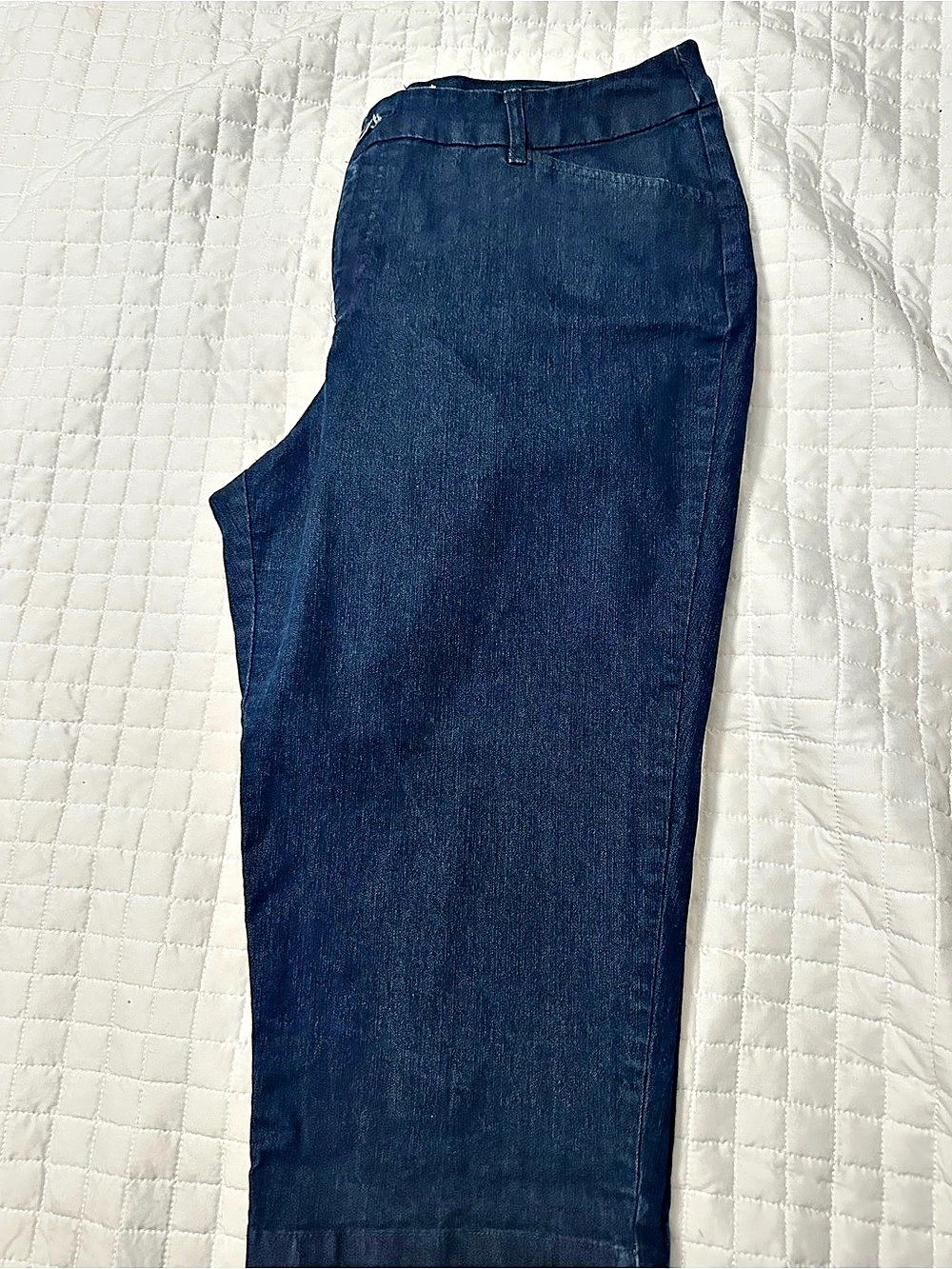 St. John’s Bay Dark Denim Capri, Size 14